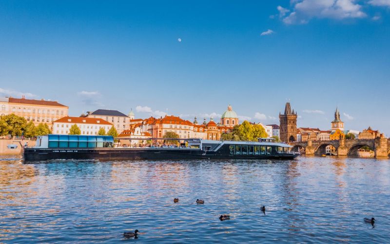 Private cruise on Vltava river